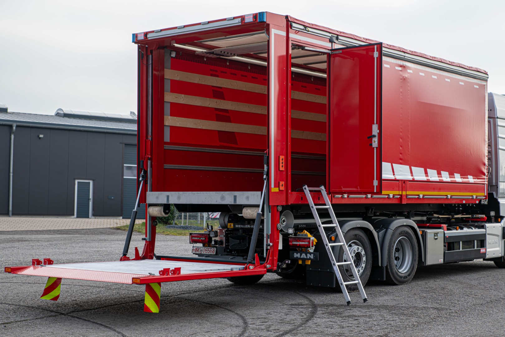 Abrollbehälter AB-Hygiene/ Logistik Feuerwehr Nienburg