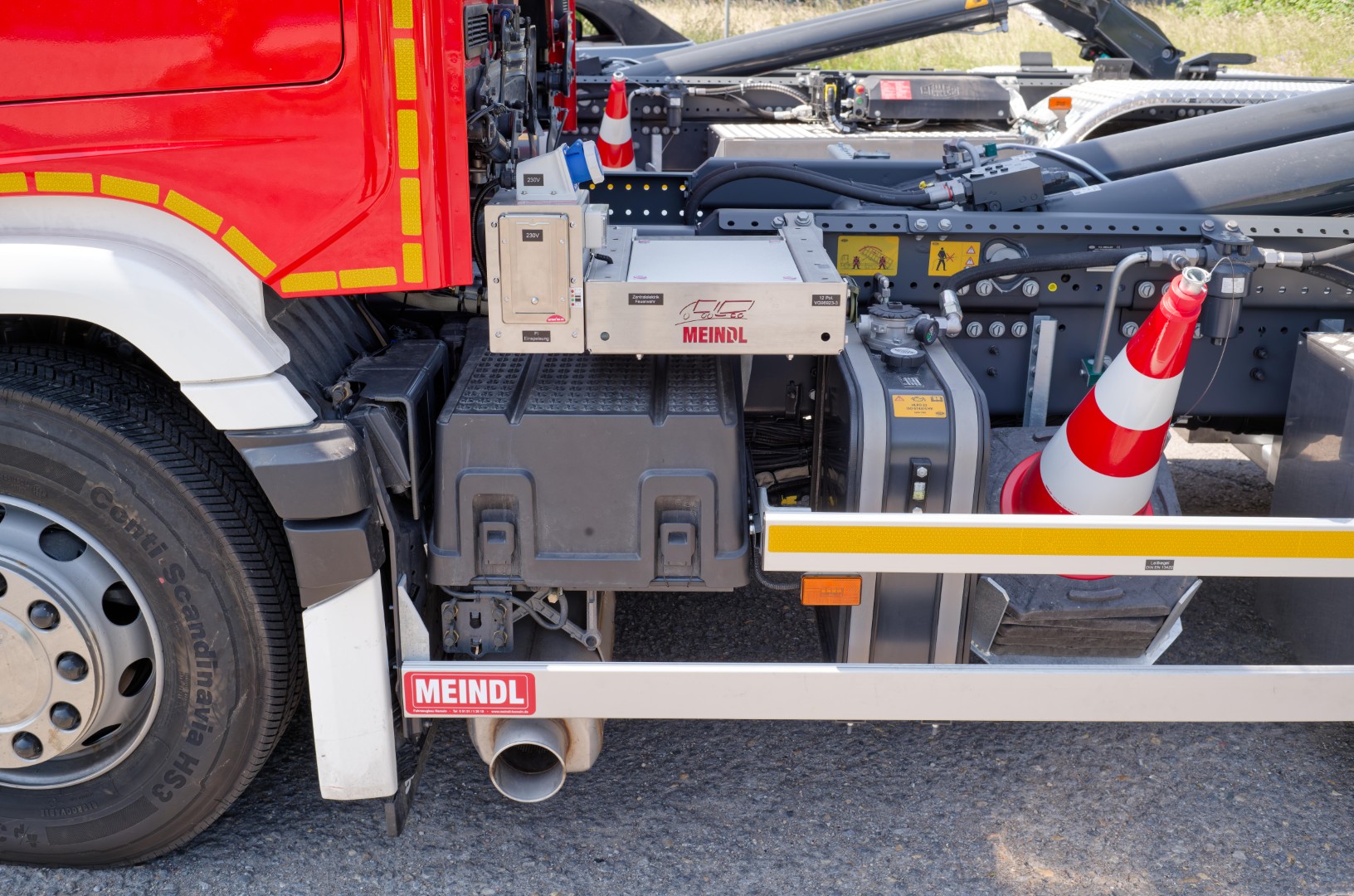 SCANIA Feuerwehrfahrzeug LKW Wechsllader WLF 26/6900, Feuerwehr Bielefeld Abrollkipper Meiller MEINDL Fahrzeugbau