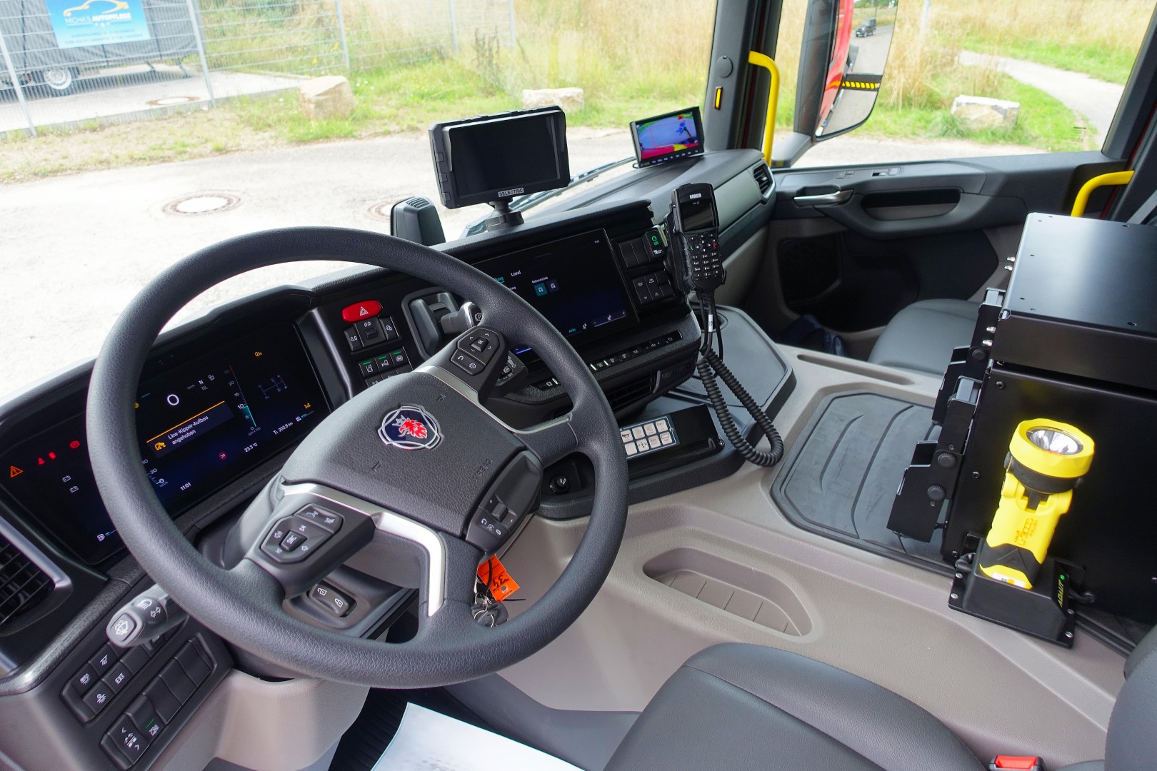SCANIA Feuerwehrfahrzeug LKW Wechsellader WLF 26/6900, Feuerwehr Ibbenbüren Abrollkipper Meiller MEINDL Fahrzeugbau, Ladekran Hiab