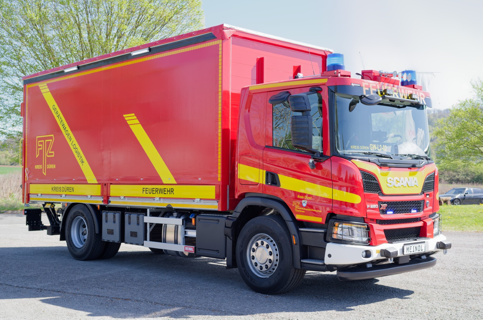 MEINDL GW-L Gerätewagen Feuerwehr Düren FTZ Scania Pritschenaufbau mit Schiebeplane, Ladebordwand Hänsch NOVA-LED