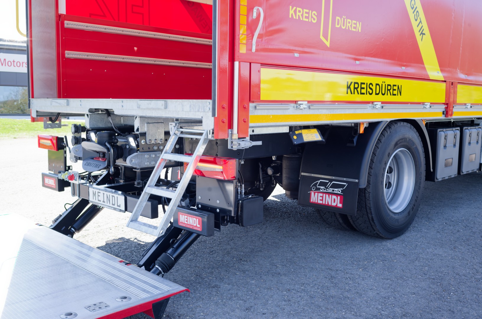 MEINDL GW-L Gerätewagen Feuerwehr Düren FTZ Scania Pritschenaufbau mit Schiebeplane, Ladebordwand Hänsch NOVA-LED