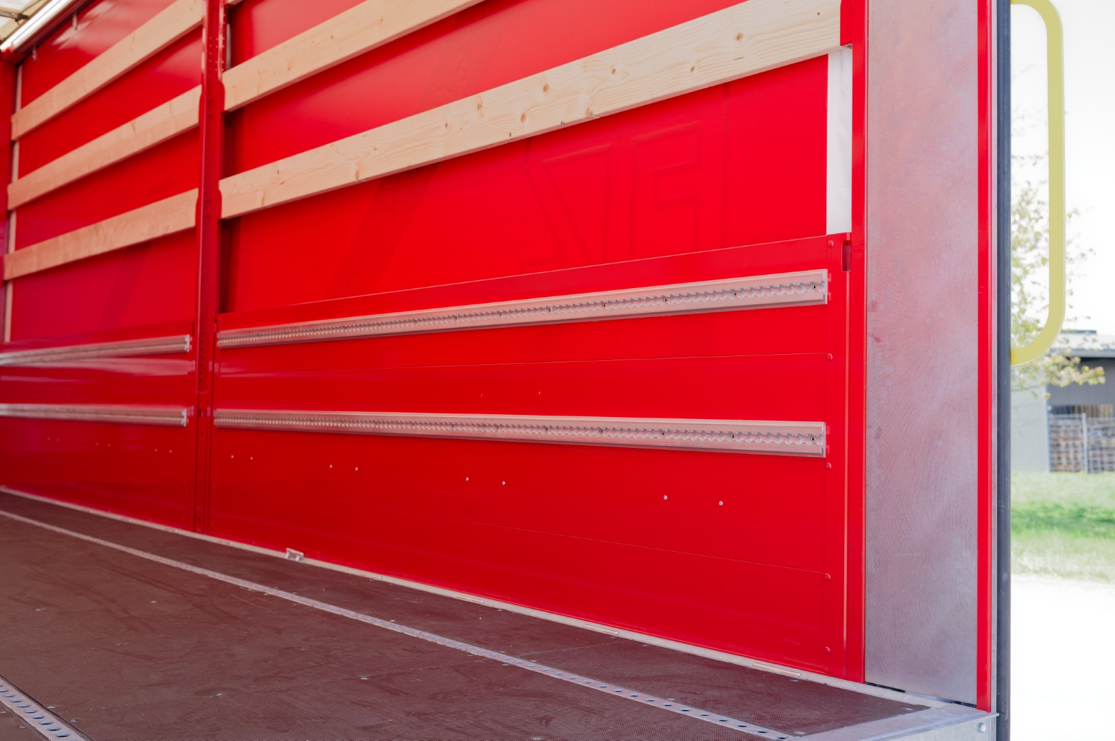 MEINDL GW-L Gerätewagen Feuerwehr Düren FTZ Scania Pritschenaufbau mit Schiebeplane, Ladebordwand Hänsch NOVA-LED