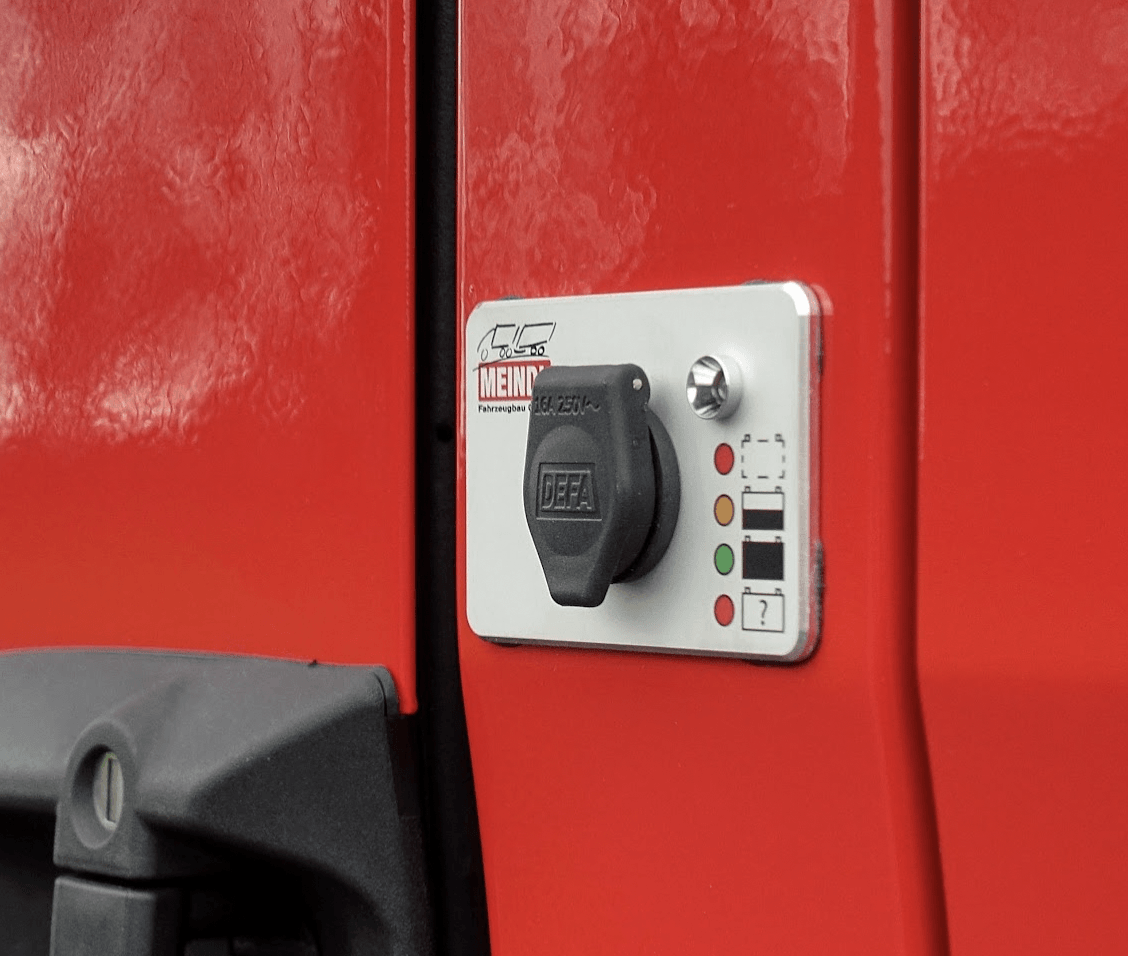 Energieeinspeisung 230V DEFA