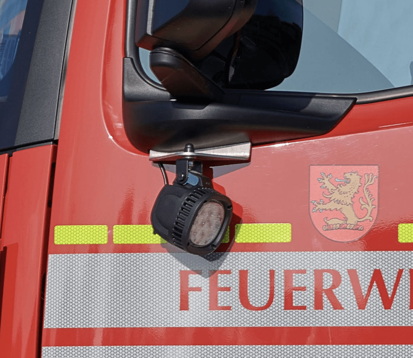 Manövrierscheinwerfer unter Spiegel