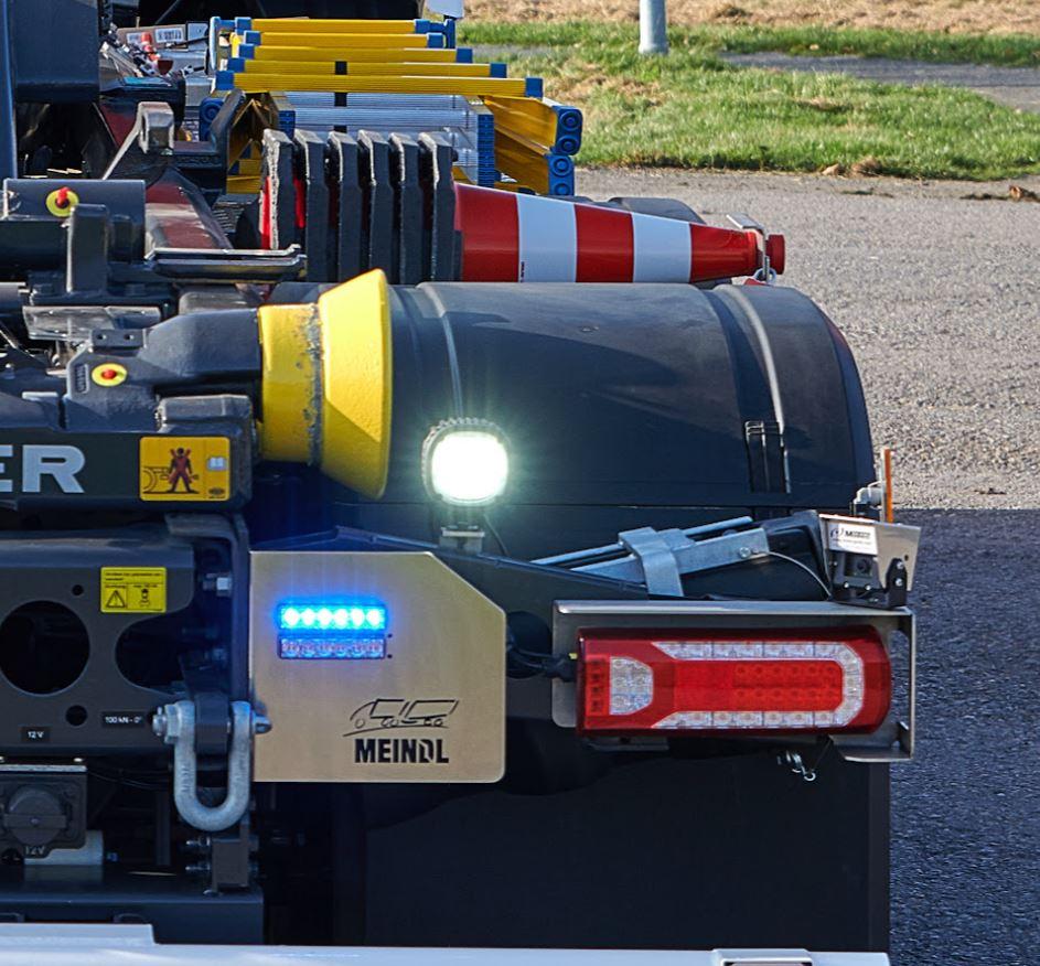 Arbeitsscheinwerfer hinten oben am Fahrerhaus