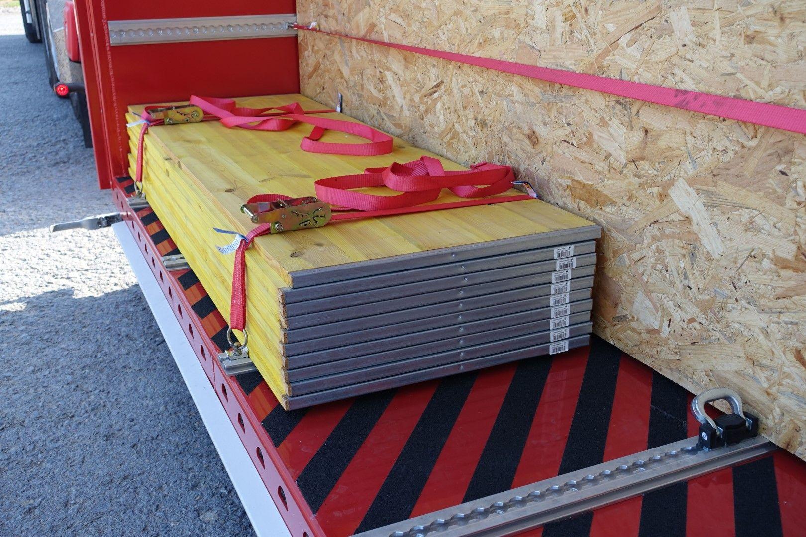 Abrollbehälter AB-Holz Feuerwehr Hamburg