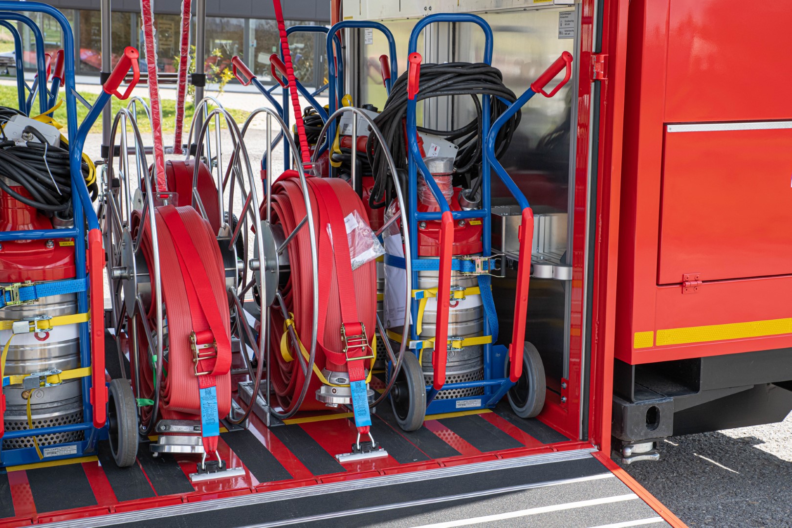 Abrollbehälter AB-Hafen Feuerwehr Hamburg Polyma Stromerzeuger 